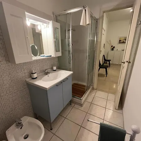 Bed & Breakfast Da Amelie - Casa Leonardo A Pochi Minuti Dalla Stazione Porta Susa Di *