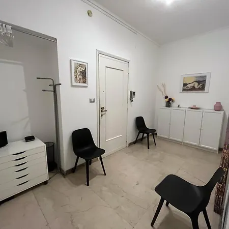 Bed & Breakfast Da Amelie - Casa Leonardo A Pochi Minuti Dalla Stazione Porta Susa Di